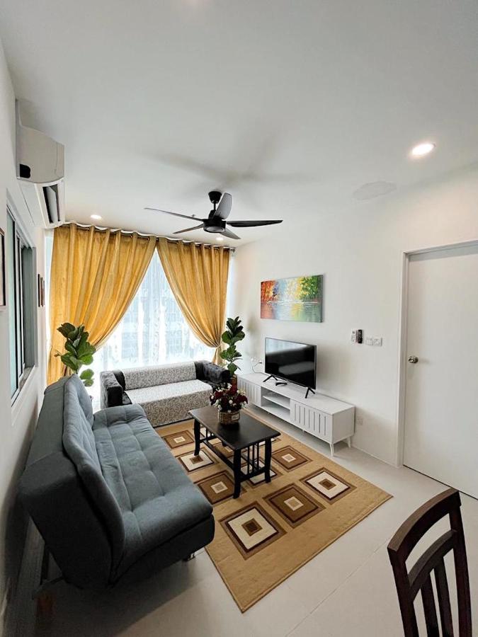 Aina Staycation, Metrocity Kuching Esterno foto